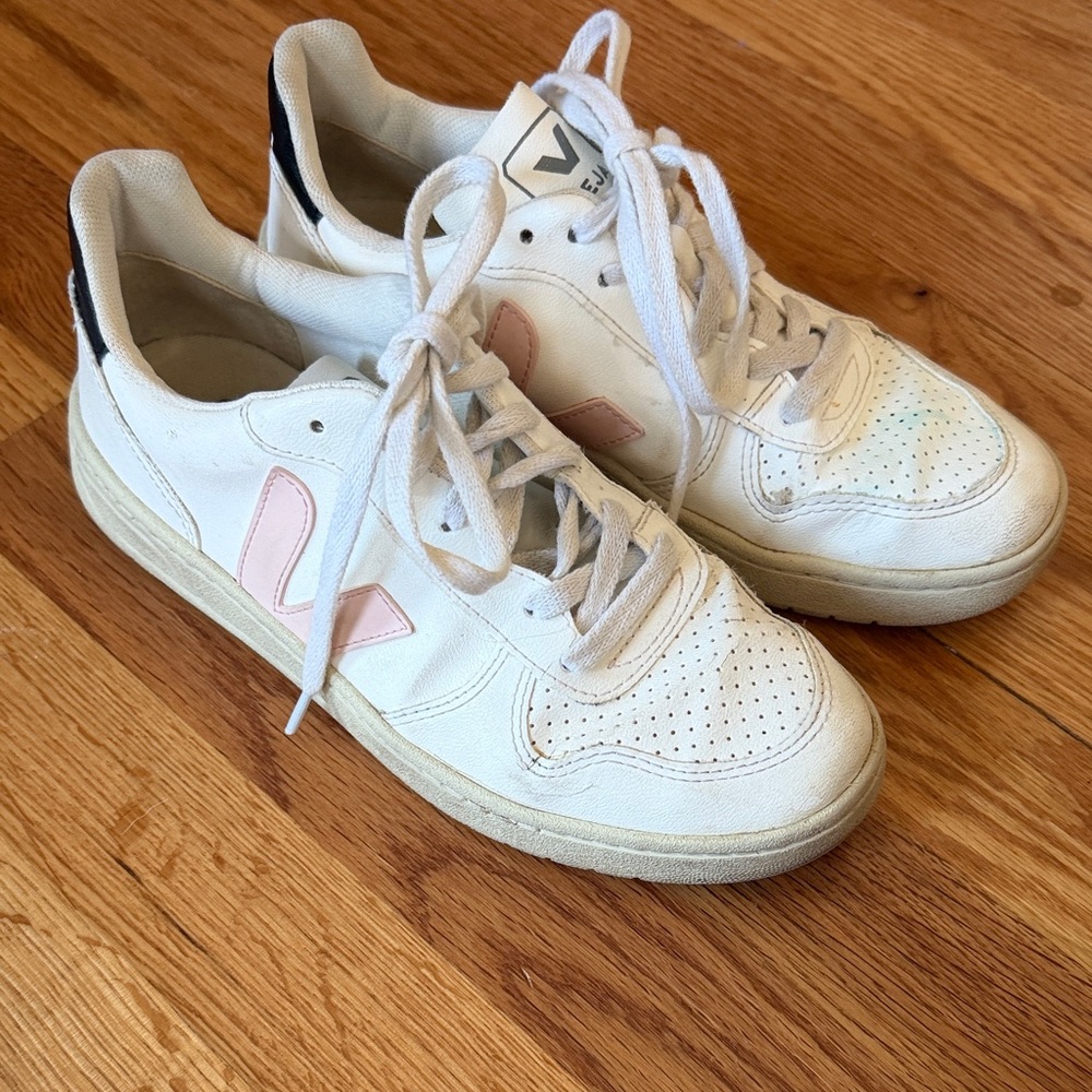 Veja White Leather Sneakers with Pink 'V' Accents - Women